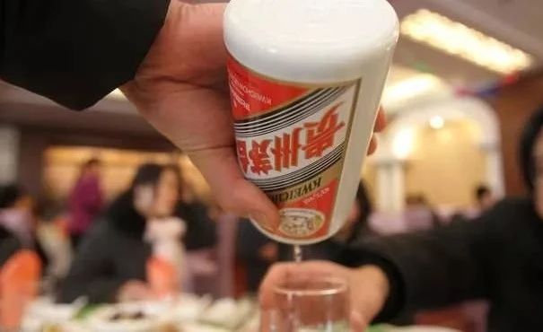 “禁酒令”再升级!工作餐不得提供高档菜肴,不得提供香烟,不上酒....jpg “禁酒令”再升级!工作餐不得提供高档菜肴,不得提供香烟,不上酒....jpg