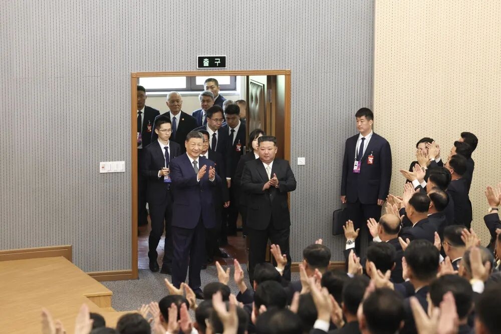 习近平参访朝鲜劳动党中央干部学校(图2)