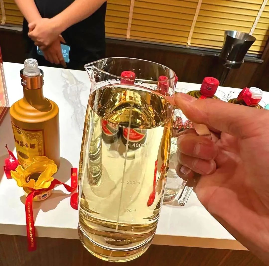 5招快速分辨茅台是自然陈黄，还是人工染色造假(图1)