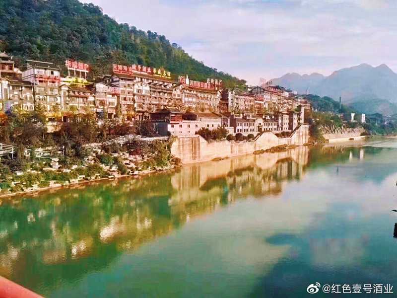 红色壹号精品酱酒是怎样来的?什么样的酱酒称之为好酱酒?(图2) 红色壹号精品酱酒是怎样来的?什么样的酱酒称之为好酱酒?(图2)