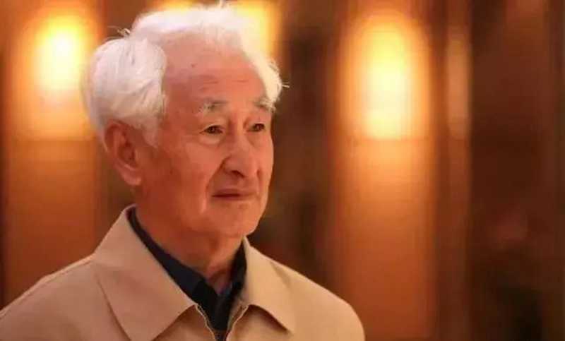 98年5月，季克良成为茅台新时期的”掌舵者“。.jpg